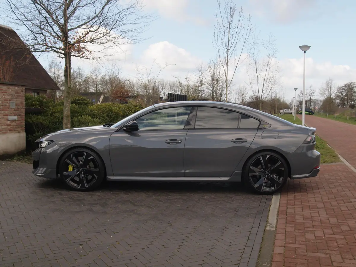 1.6 HYbrid Peugeot Sport Engineered | 360 Camera | 360 PK | NL-Auto | Gris Sellenium | Stoelverwarming |