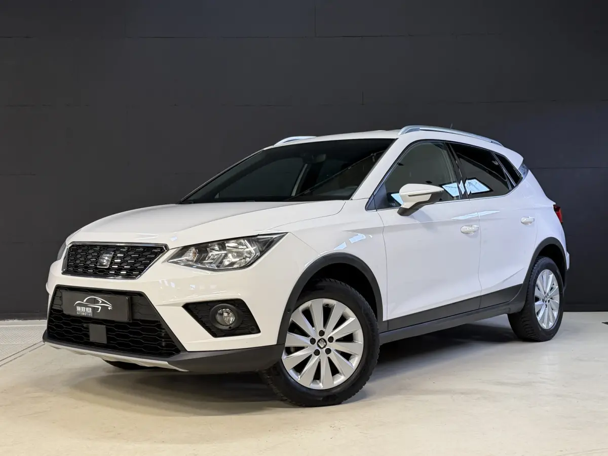 1.0 TSI Xcellence Business Intense | Camera | Sfeerverlichting | Stoelverwarming | Adaptive cruise | Carplay