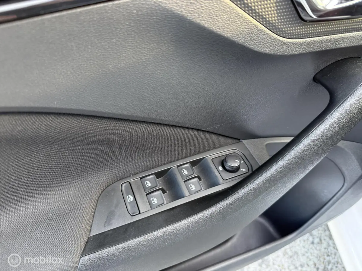 1.0 TSI Ambition AUTOMAAT | BTW | CARPLAY | ECC
