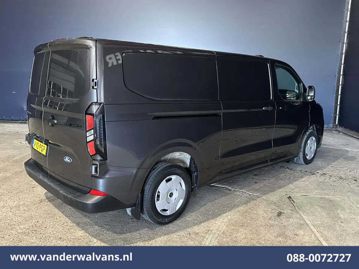 2.0 TDCI 136pk L2H1 Euro6 Airco | Camera | LED | Cruisecontrol | Apple Carplay Android Auto, Verwarmde voorruit, Parkeersensoren, Bijrijdersbank, 2800kg trekvermogen