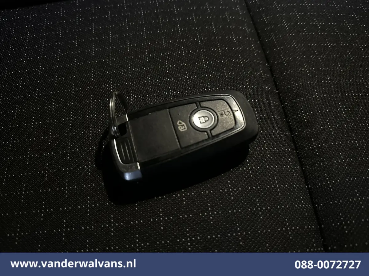 2.0 TDCI 136pk L2H1 Euro6 Airco | Camera | LED | Cruisecontrol | Apple Carplay Android Auto, Verwarmde voorruit, Parkeersensoren, Bijrijdersbank, 2800kg trekvermogen