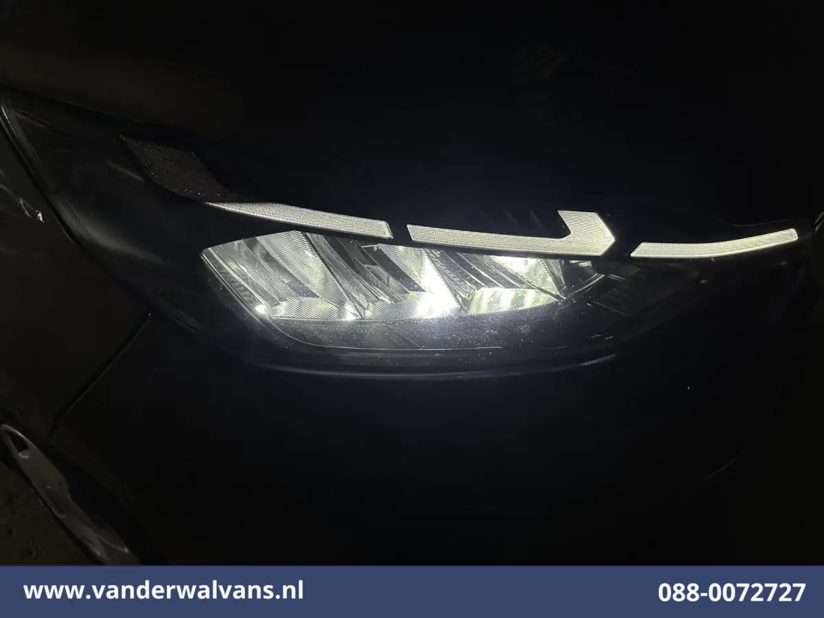 2.0 TDCI 136pk L2H1 Euro6 Airco | Camera | LED | Cruisecontrol | Apple Carplay Android Auto, Verwarmde voorruit, Parkeersensoren, Bijrijdersbank, 2800kg trekvermogen