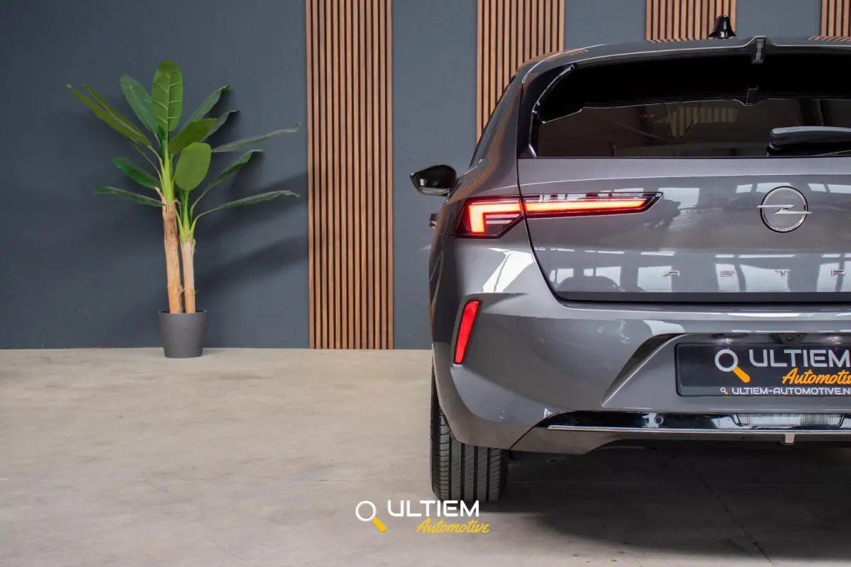 1.2 Business Elegance | Carplay Keyless BTW