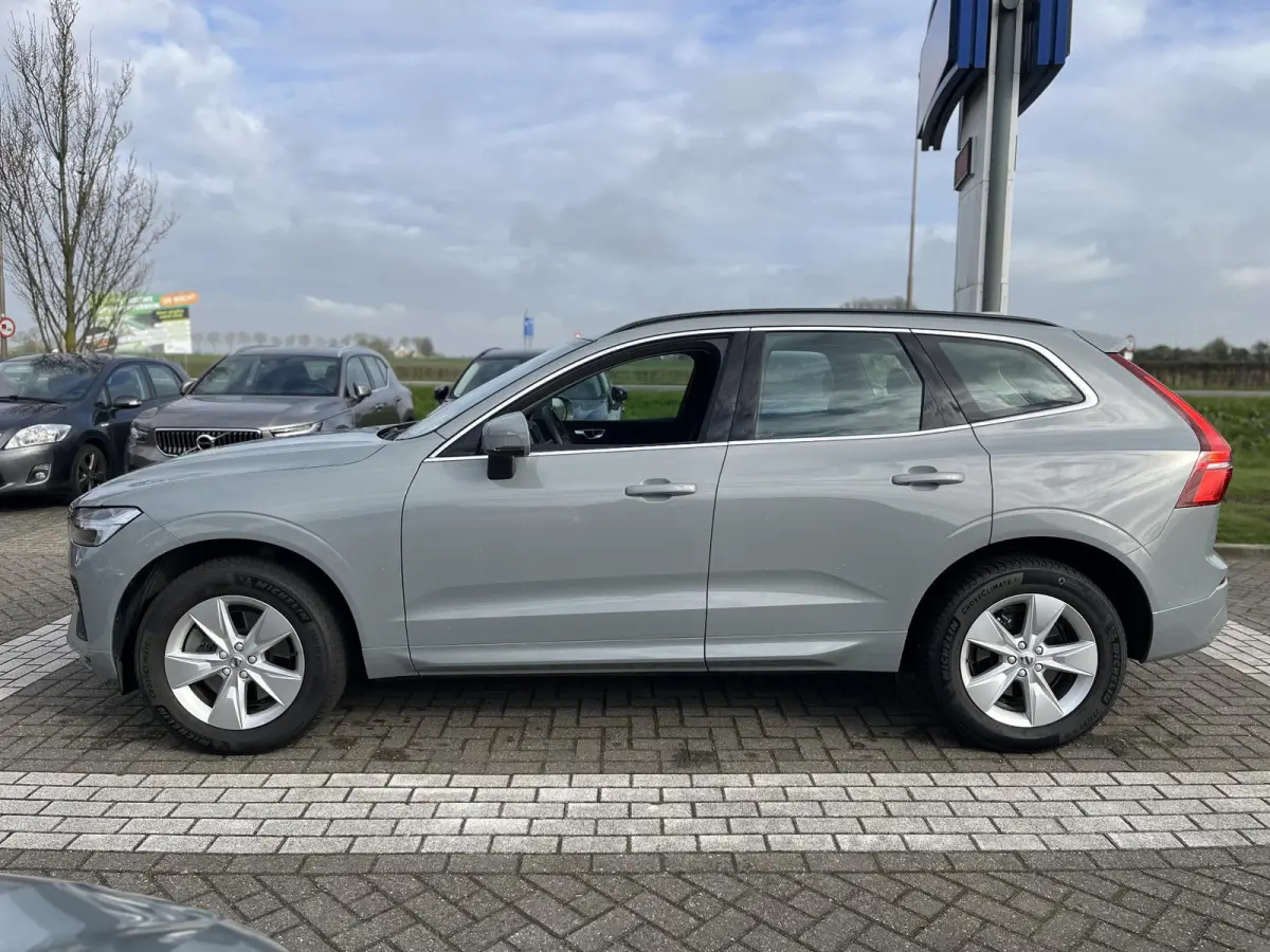B4 Mild-Hybrid Momentum | Trekhaak |  Apple Carplay | Cruise Control | Climate Pack |