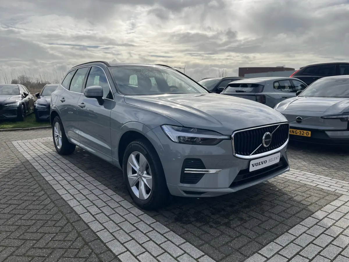 B4 Mild-Hybrid Momentum | Trekhaak |  Apple Carplay | Cruise Control | Climate Pack |