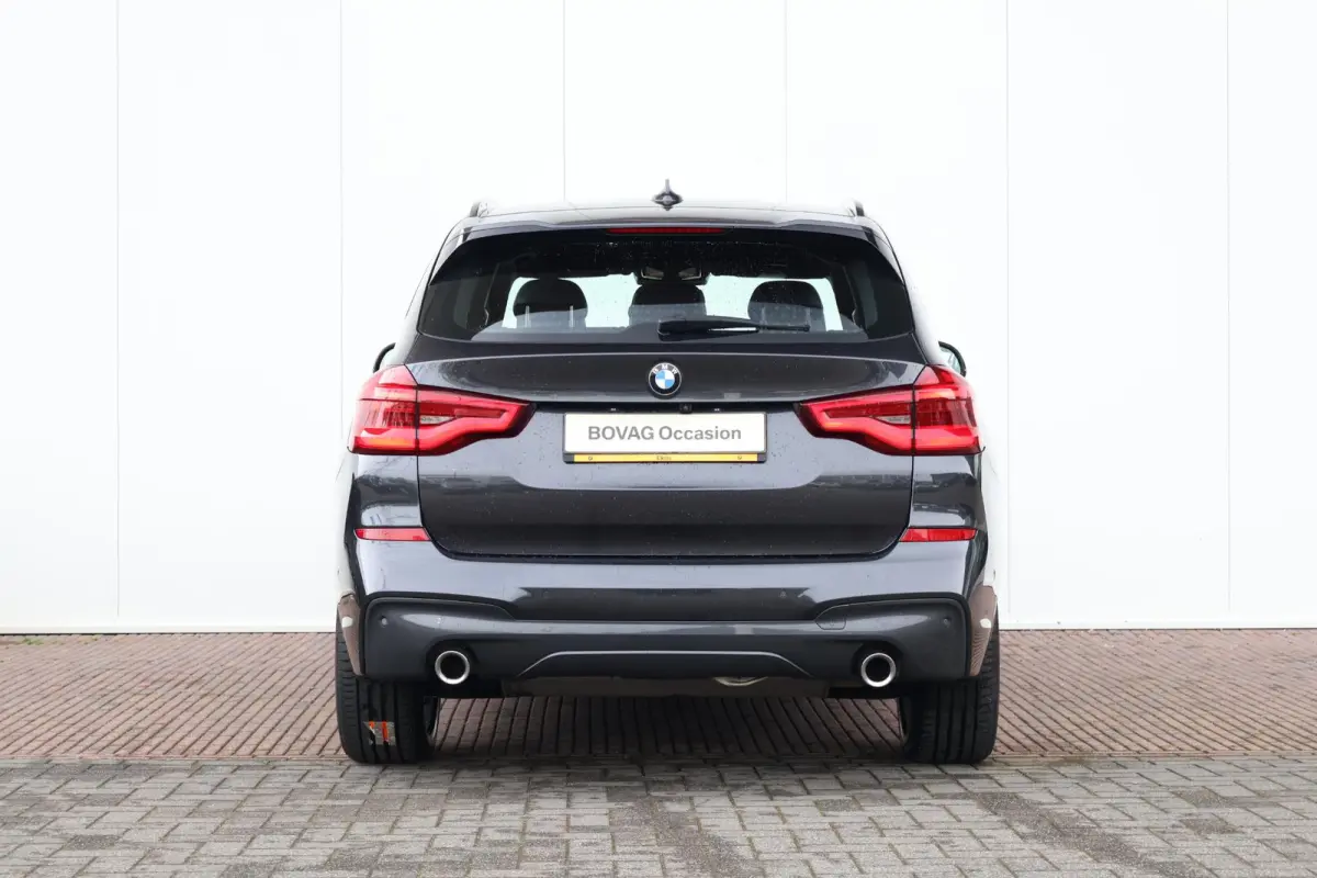 xDrive20i High Executive / M-Sport Pakket / Stuur & Stoelverwarming / Hifi / Head-Up / Adaptieve LED / Comforttoegang /