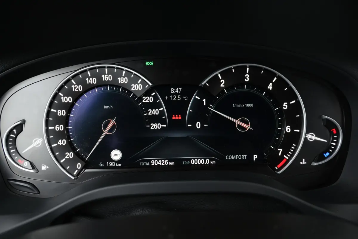 xDrive20i High Executive / M-Sport Pakket / Stuur & Stoelverwarming / Hifi / Head-Up / Adaptieve LED / Comforttoegang /