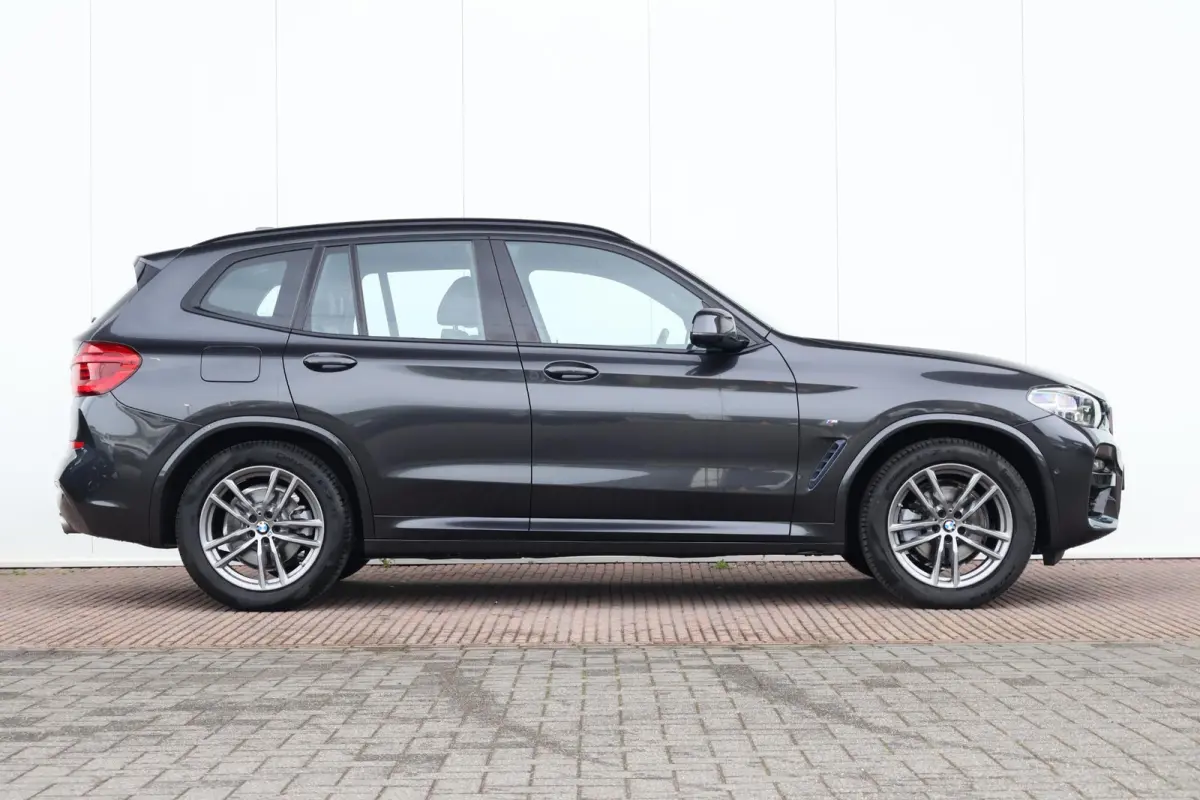 xDrive20i High Executive / M-Sport Pakket / Stuur & Stoelverwarming / Hifi / Head-Up / Adaptieve LED / Comforttoegang /