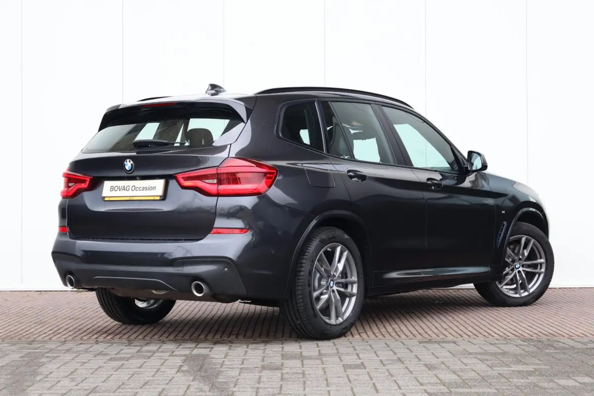 xDrive20i High Executive / M-Sport Pakket / Stuur & Stoelverwarming / Hifi / Head-Up / Adaptieve LED / Comforttoegang /
