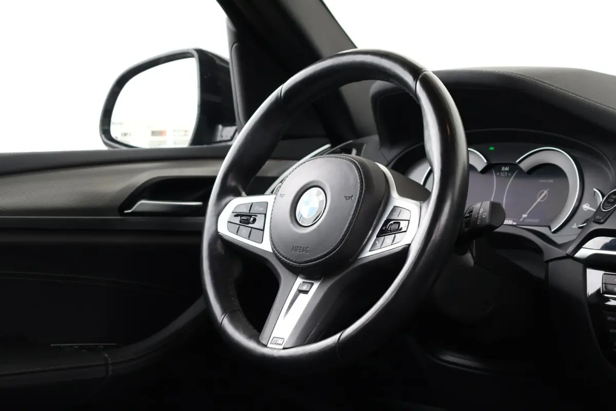 xDrive20i High Executive / M-Sport Pakket / Stuur & Stoelverwarming / Hifi / Head-Up / Adaptieve LED / Comforttoegang /