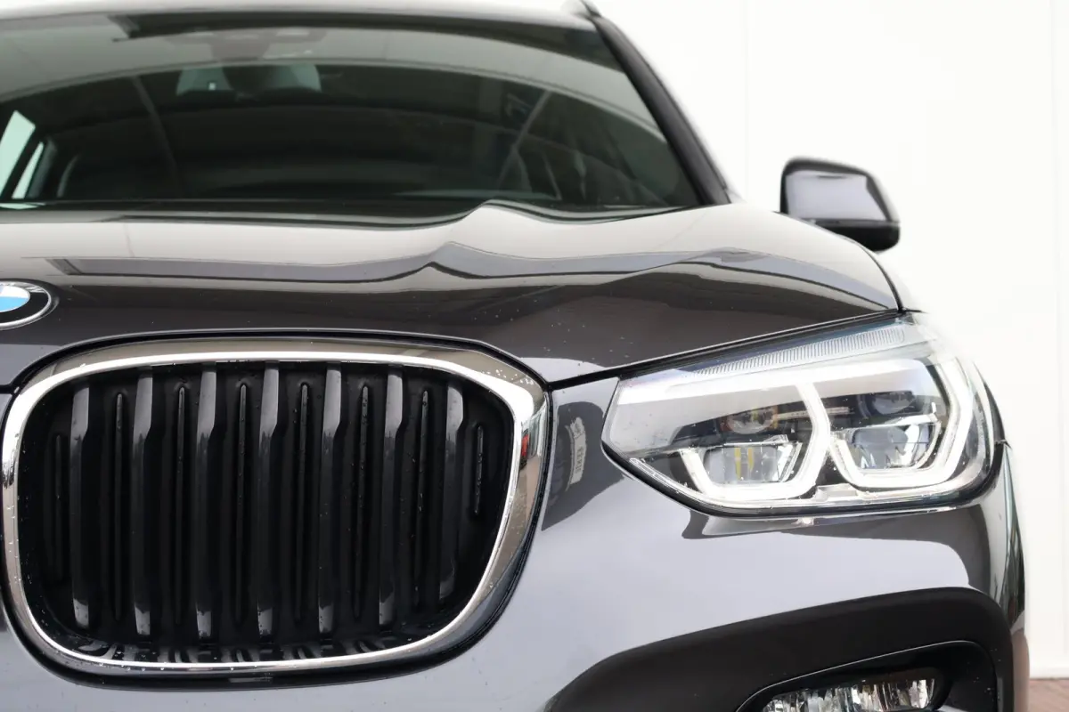 xDrive20i High Executive / M-Sport Pakket / Stuur & Stoelverwarming / Hifi / Head-Up / Adaptieve LED / Comforttoegang /
