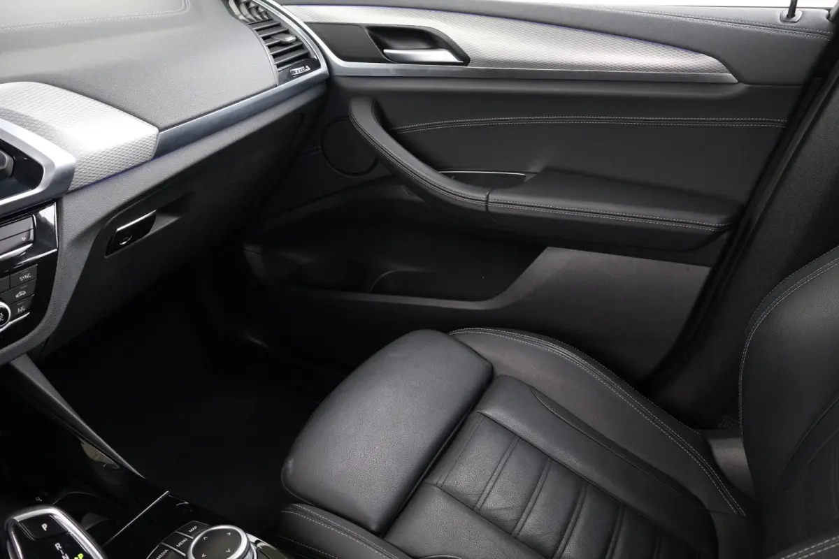xDrive20i High Executive / M-Sport Pakket / Stuur & Stoelverwarming / Hifi / Head-Up / Adaptieve LED / Comforttoegang /