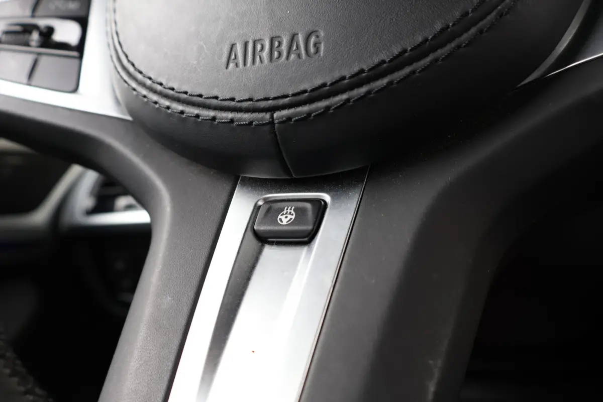 xDrive20i High Executive / M-Sport Pakket / Stuur & Stoelverwarming / Hifi / Head-Up / Adaptieve LED / Comforttoegang /