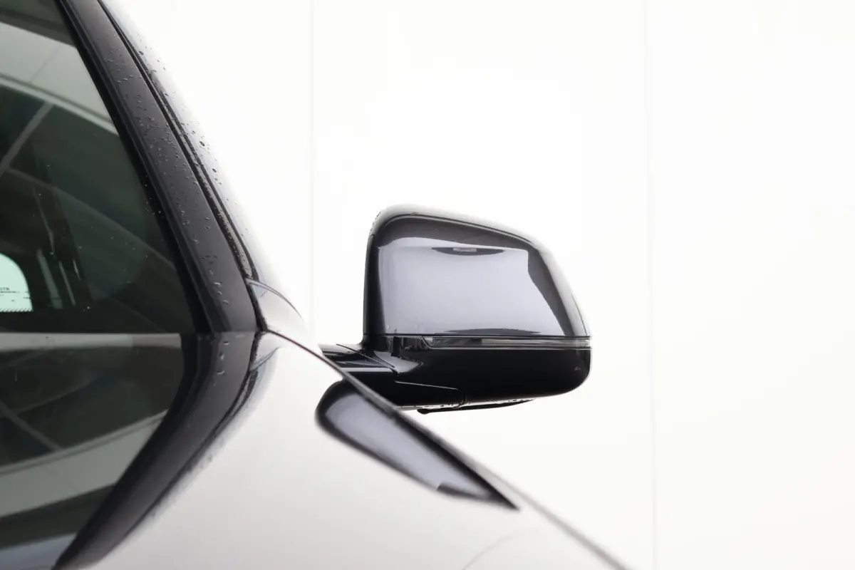 xDrive20i High Executive / M-Sport Pakket / Stuur & Stoelverwarming / Hifi / Head-Up / Adaptieve LED / Comforttoegang /
