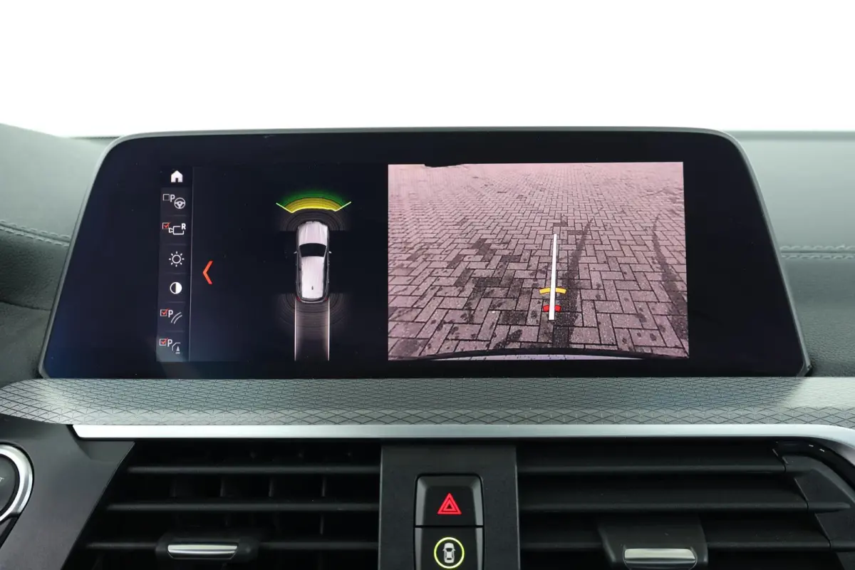 xDrive20i High Executive / M-Sport Pakket / Stuur & Stoelverwarming / Hifi / Head-Up / Adaptieve LED / Comforttoegang /