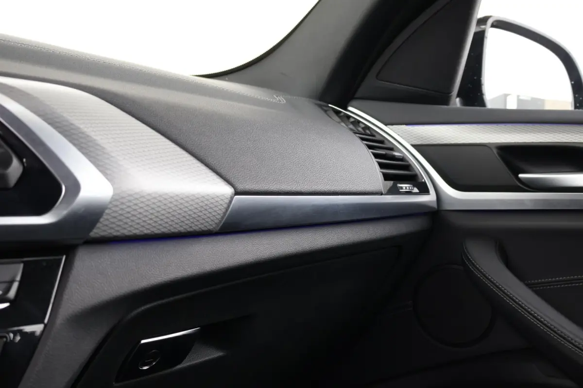 xDrive20i High Executive / M-Sport Pakket / Stuur & Stoelverwarming / Hifi / Head-Up / Adaptieve LED / Comforttoegang /