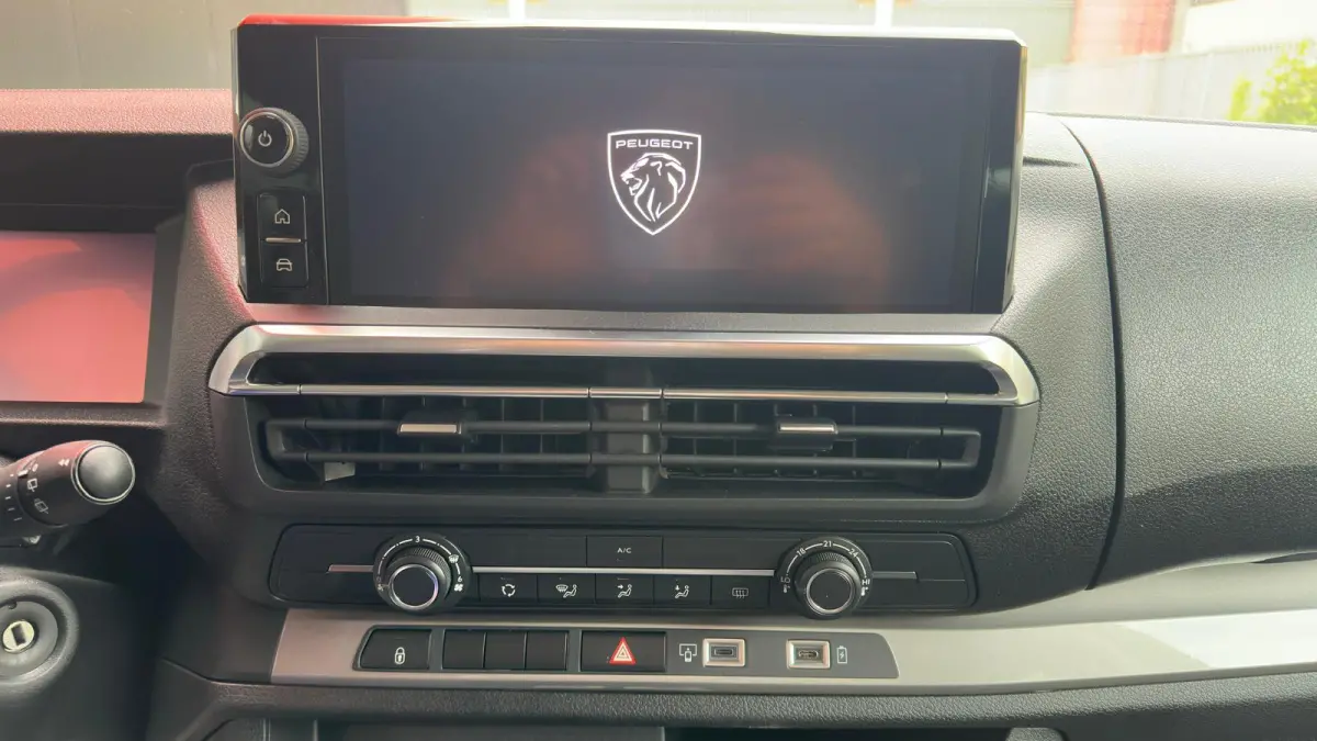 Standard 50 kWh 8 persoons STOEL- EN STUURVERWARMING | NAVI | PARKEERCAMERA | CARPLAY | PDC V+A