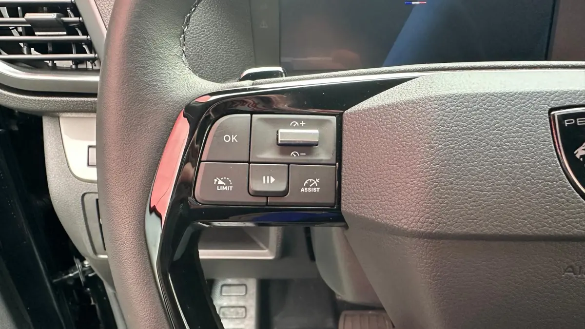 Standard 50 kWh 8 persoons STOEL- EN STUURVERWARMING | NAVI | PARKEERCAMERA | CARPLAY | PDC V+A