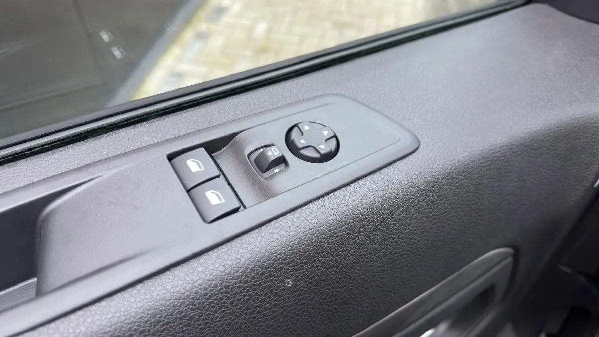 Standard 50 kWh 8 persoons STOEL- EN STUURVERWARMING | NAVI | PARKEERCAMERA | CARPLAY | PDC V+A