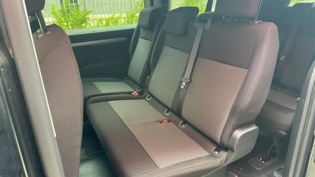 Standard 50 kWh 8 persoons STOEL- EN STUURVERWARMING | NAVI | PARKEERCAMERA | CARPLAY | PDC V+A