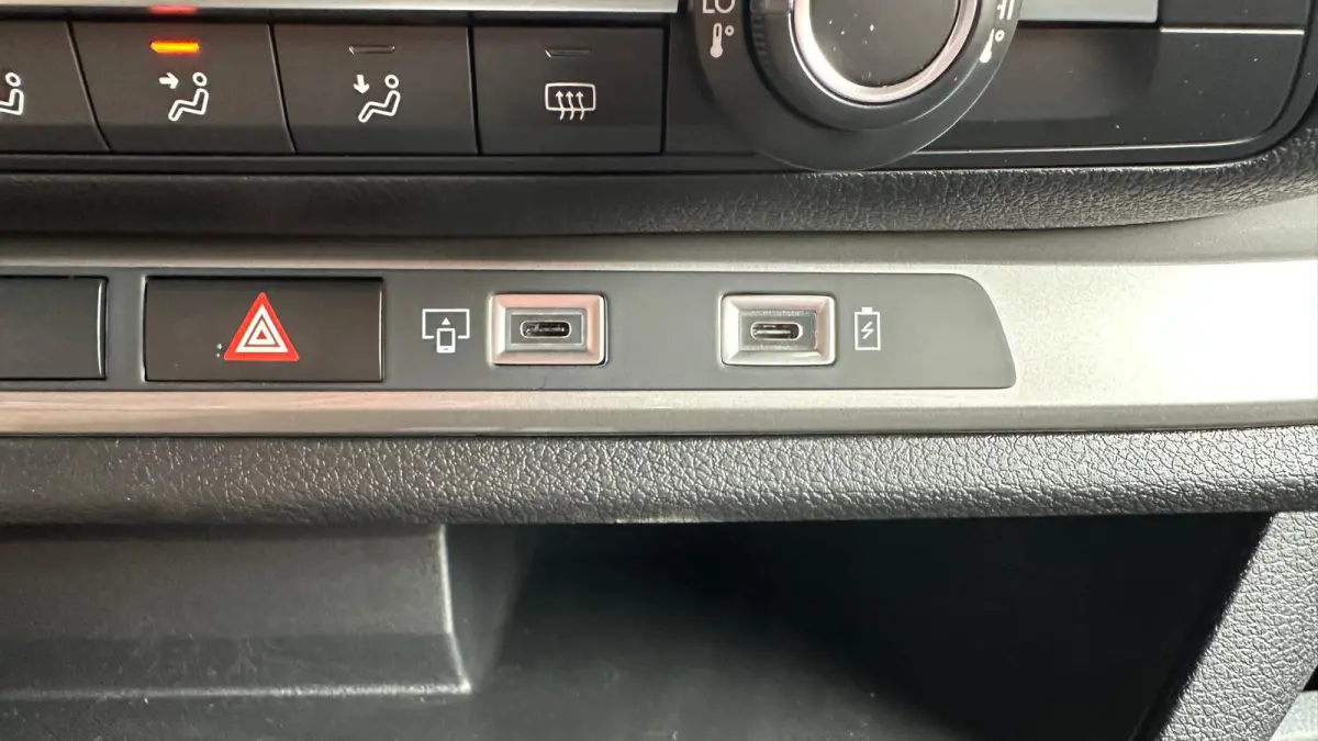 Standard 50 kWh 8 persoons STOEL- EN STUURVERWARMING | NAVI | PARKEERCAMERA | CARPLAY | PDC V+A