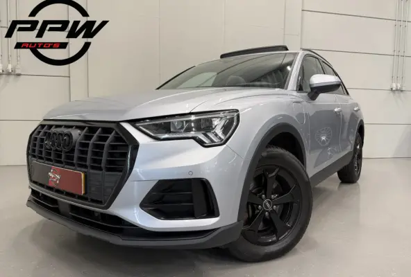 45 TFSI e Edition PANO/TREKHAAK/LEER-SPORT/MEMORY/ACC/MATRIX/SFEER/KEYLESS/CARPLAY/EL.A.KLEP/DONKERE-HEMEL/BLACK-OPTIC/FLORETTSILBER/VOLLEDIG AUDI DEALER HISTORIE