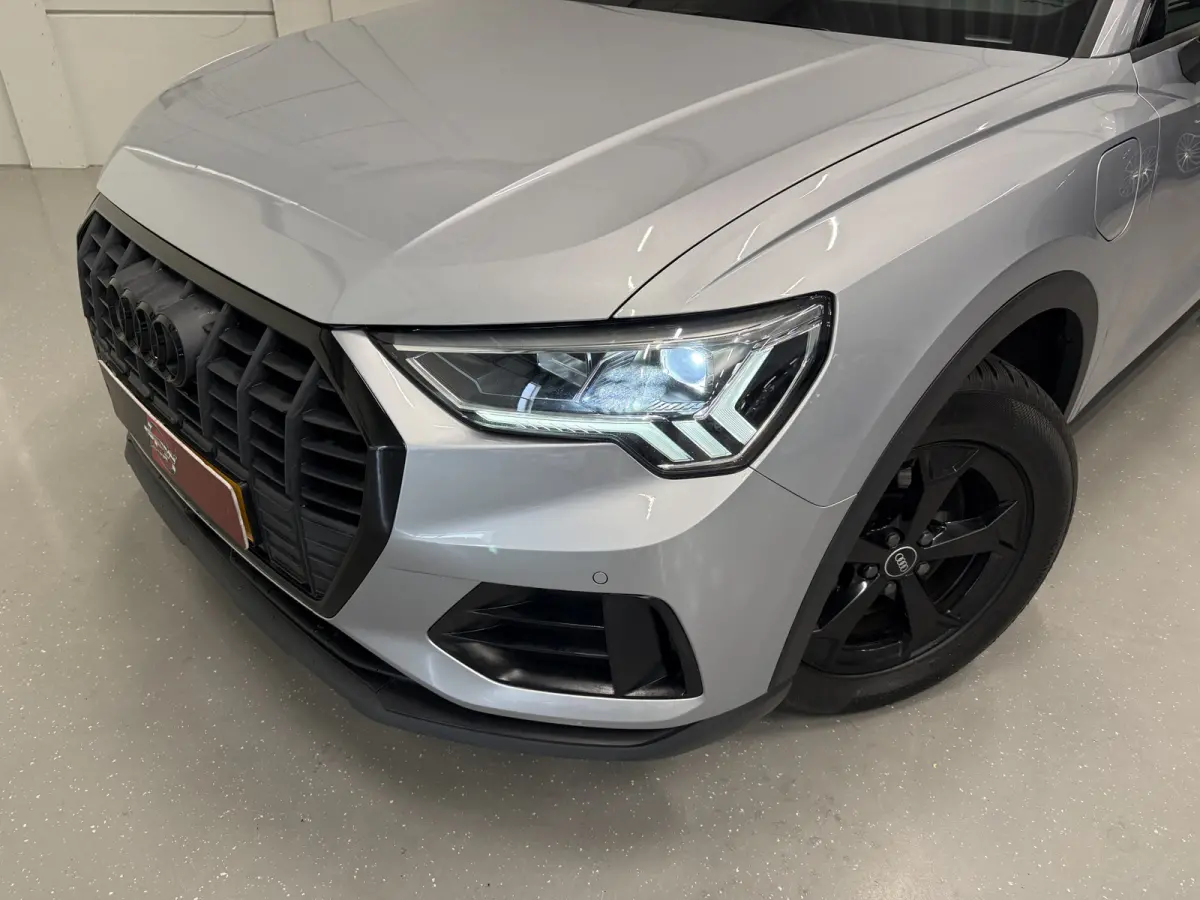 45 TFSI e Edition PANO/TREKHAAK/LEER-SPORT/MEMORY/ACC/MATRIX/SFEER/KEYLESS/CARPLAY/EL.A.KLEP/DONKERE-HEMEL/BLACK-OPTIC/FLORETTSILBER/VOLLEDIG AUDI DEALER HISTORIE
