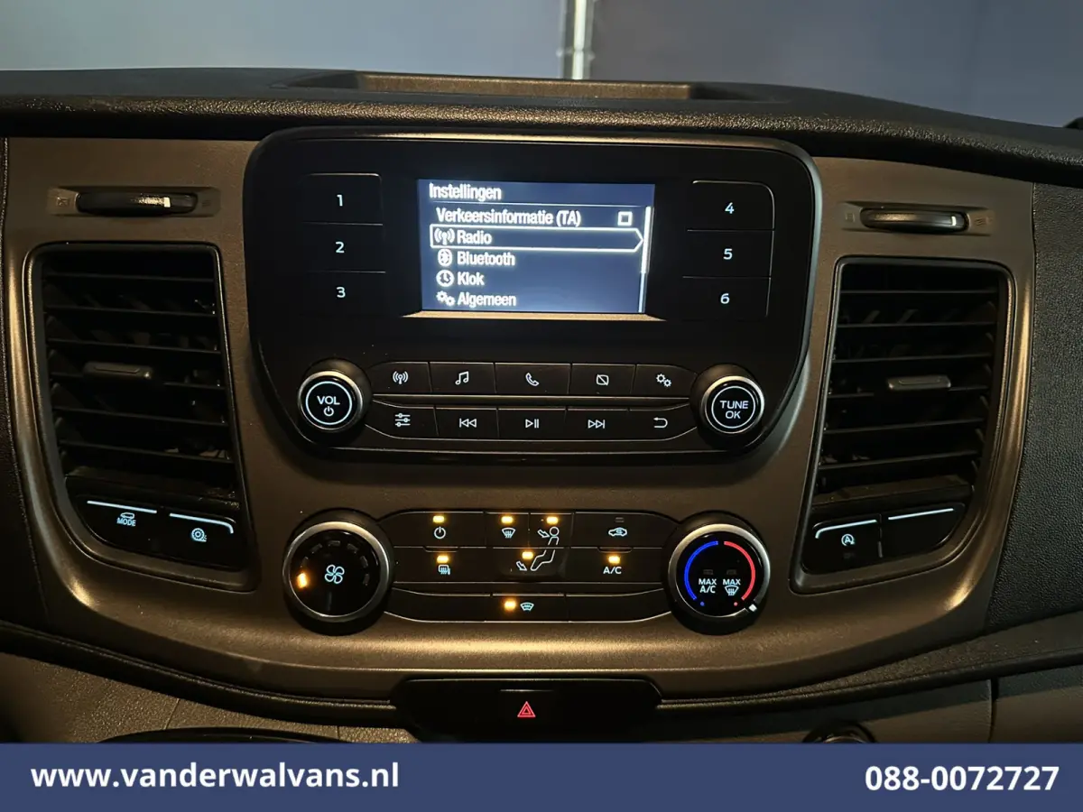 2.0 TDCI 130pk Bakwagen L4.35m Laadklep Euro6 Airco | Camera | Cruisecontrol | Verwarmde voorruit Bijrijdersbank, 970kg laadvermogen