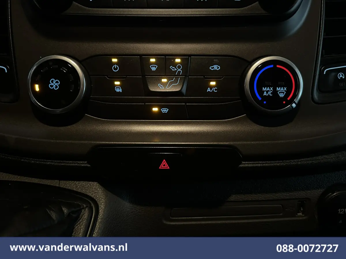 2.0 TDCI 130pk Bakwagen L4.35m Laadklep Euro6 Airco | Camera | Cruisecontrol | Verwarmde voorruit Bijrijdersbank, 970kg laadvermogen