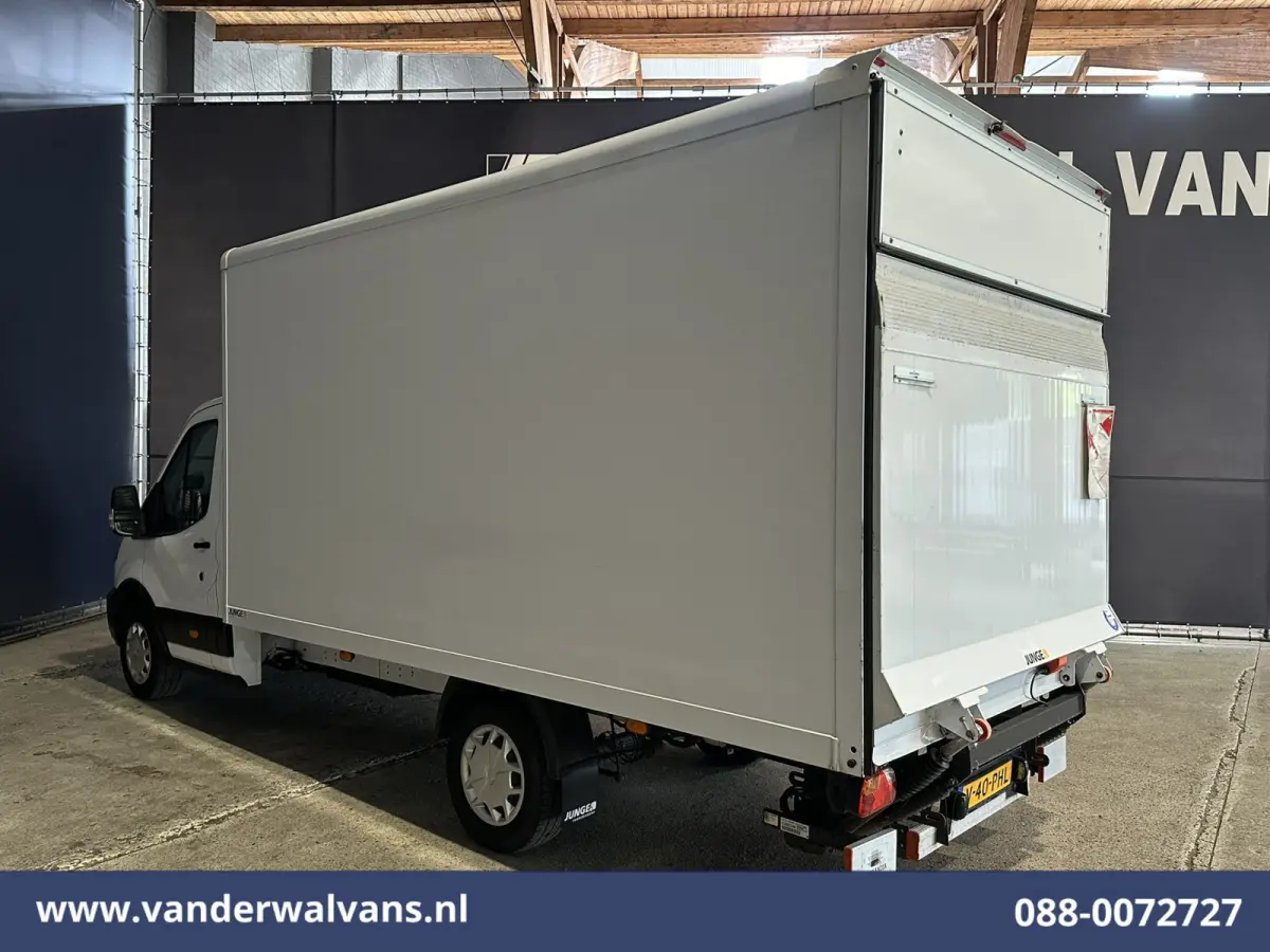 2.0 TDCI 130pk Bakwagen L4.35m Laadklep Euro6 Airco | Camera | Cruisecontrol | Verwarmde voorruit Bijrijdersbank, 970kg laadvermogen
