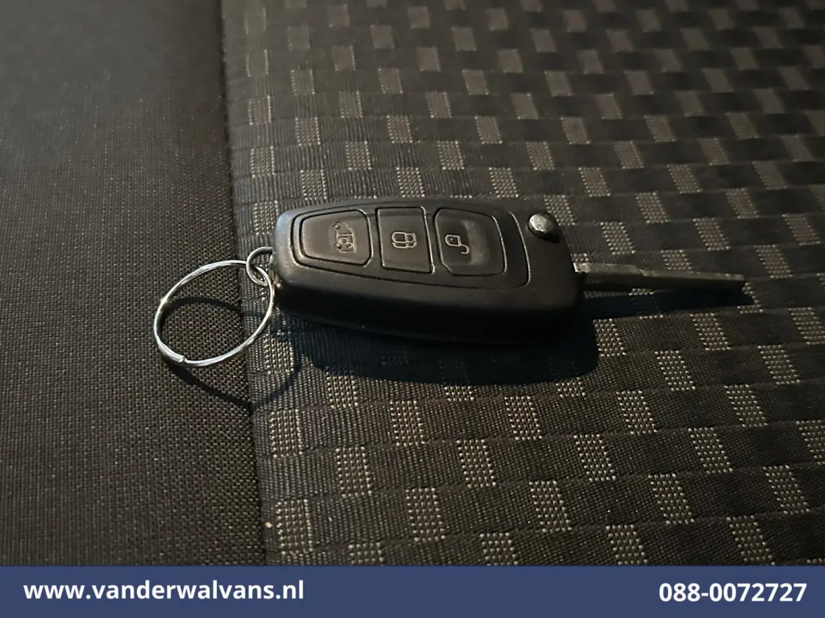 2.0 TDCI 130pk Bakwagen L4.35m Laadklep Euro6 Airco | Camera | Cruisecontrol | Verwarmde voorruit Bijrijdersbank, 970kg laadvermogen