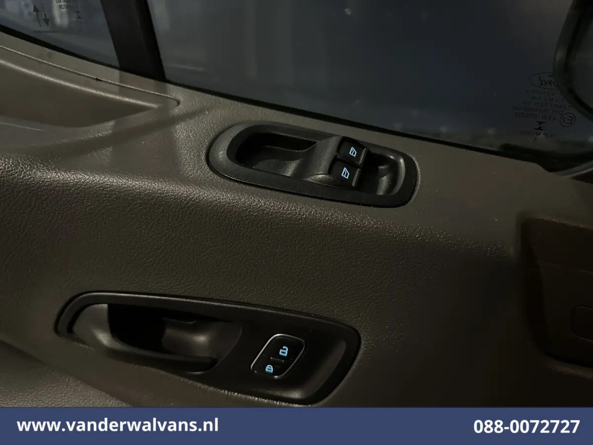2.0 TDCI 130pk Bakwagen L4.35m Laadklep Euro6 Airco | Camera | Cruisecontrol | Verwarmde voorruit Bijrijdersbank, 970kg laadvermogen