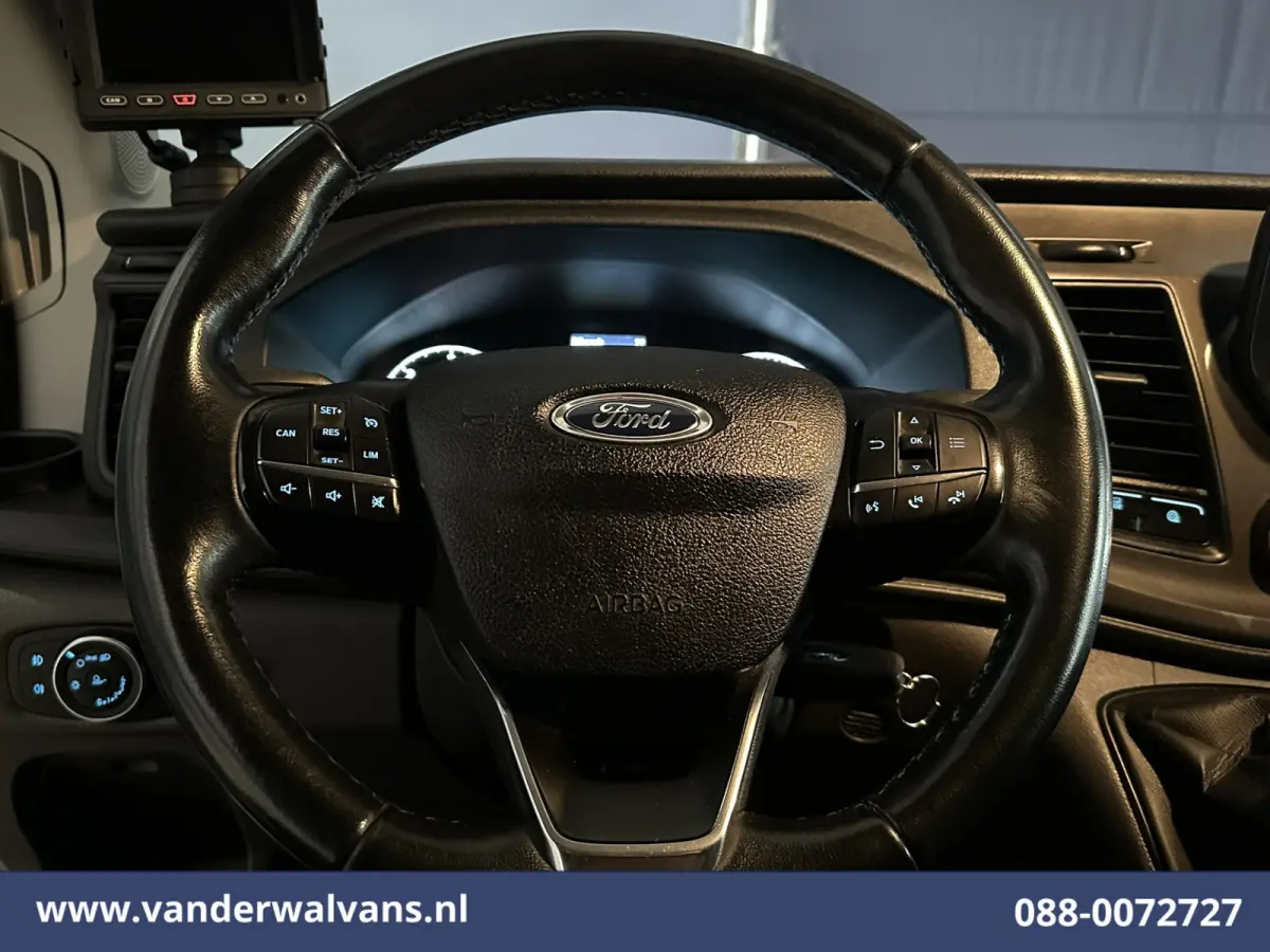 2.0 TDCI 130pk Bakwagen L4.35m Laadklep Euro6 Airco | Camera | Cruisecontrol | Verwarmde voorruit Bijrijdersbank, 970kg laadvermogen