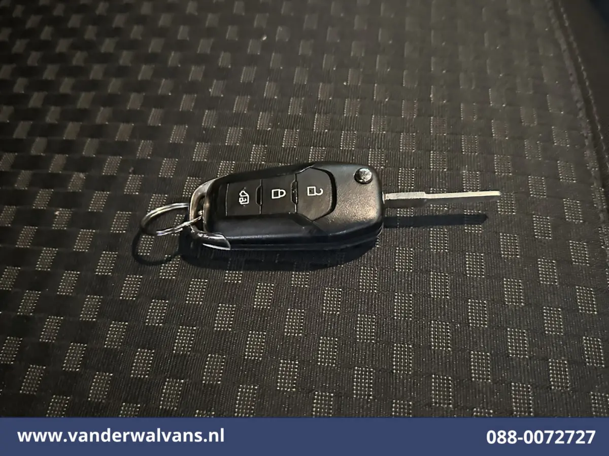 1.5 EcoBlue 100pk L2H1 Euro6 Airco | 2x zijdeur | Camera | Navigatie | Apple Carplay | Cruisecontrol Verwarmde voorruit, Parkeersensoren