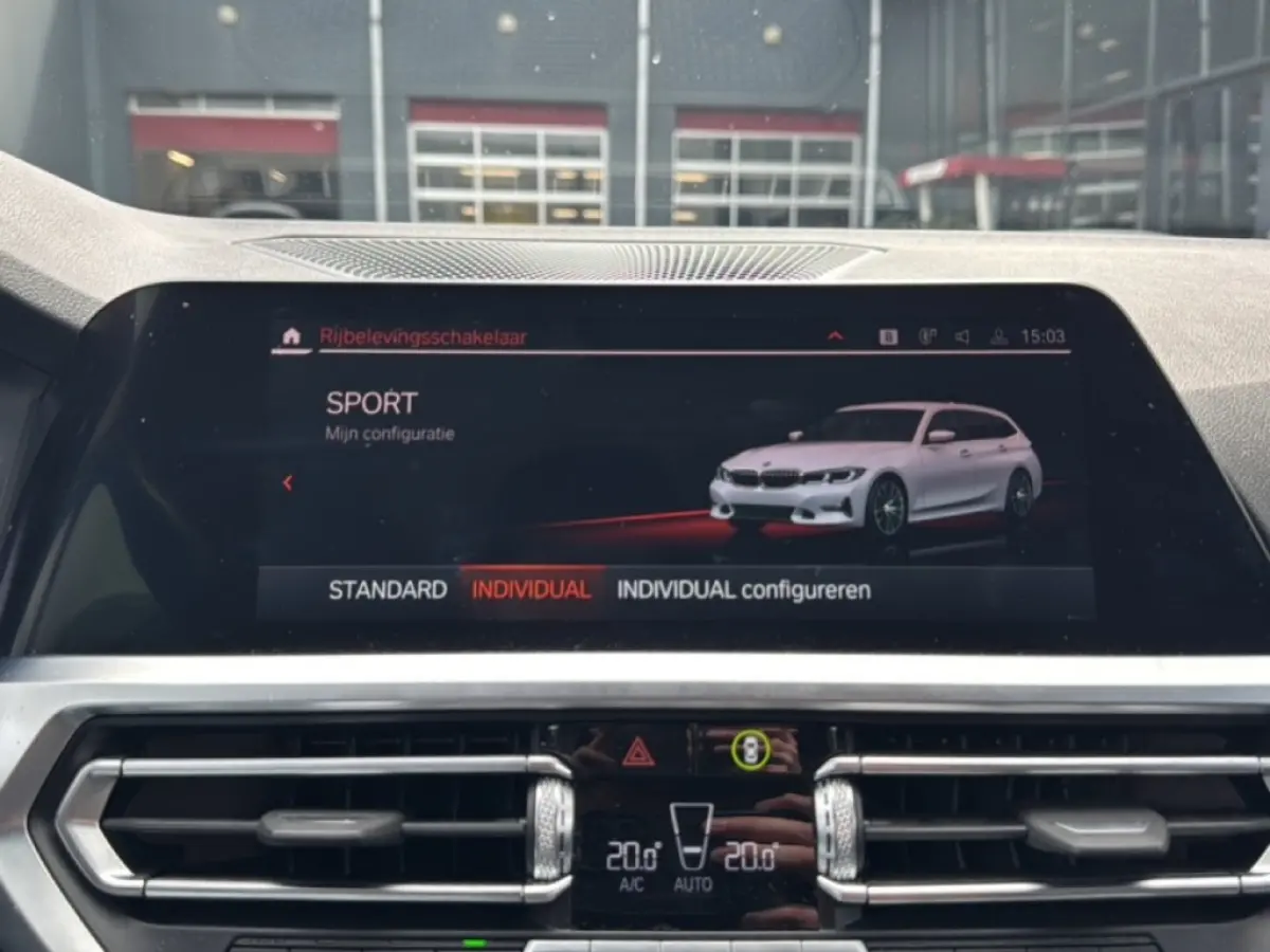 318I SPORTLINE M-PAKKET LEDER/CAMERA/STOELVERW/E-KLEP/CRUISE/LED