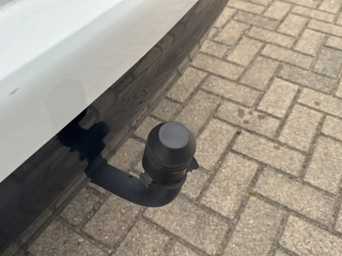 318I SPORTLINE M-PAKKET LEDER/CAMERA/STOELVERW/E-KLEP/CRUISE/LED