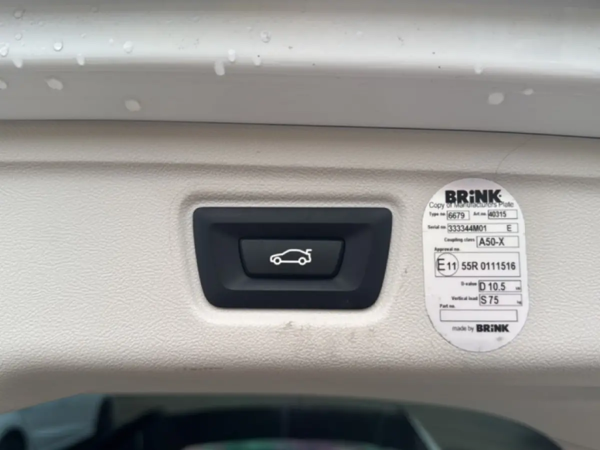 318I SPORTLINE M-PAKKET LEDER/CAMERA/STOELVERW/E-KLEP/CRUISE/LED