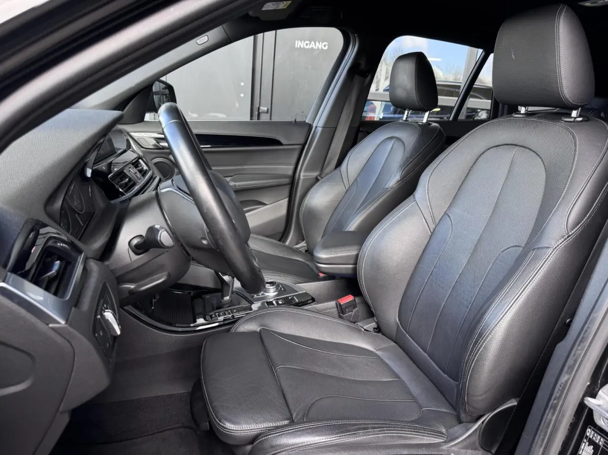sDrive18i High Executive AUTOMAAT NL AUTO*CAMERA*LED