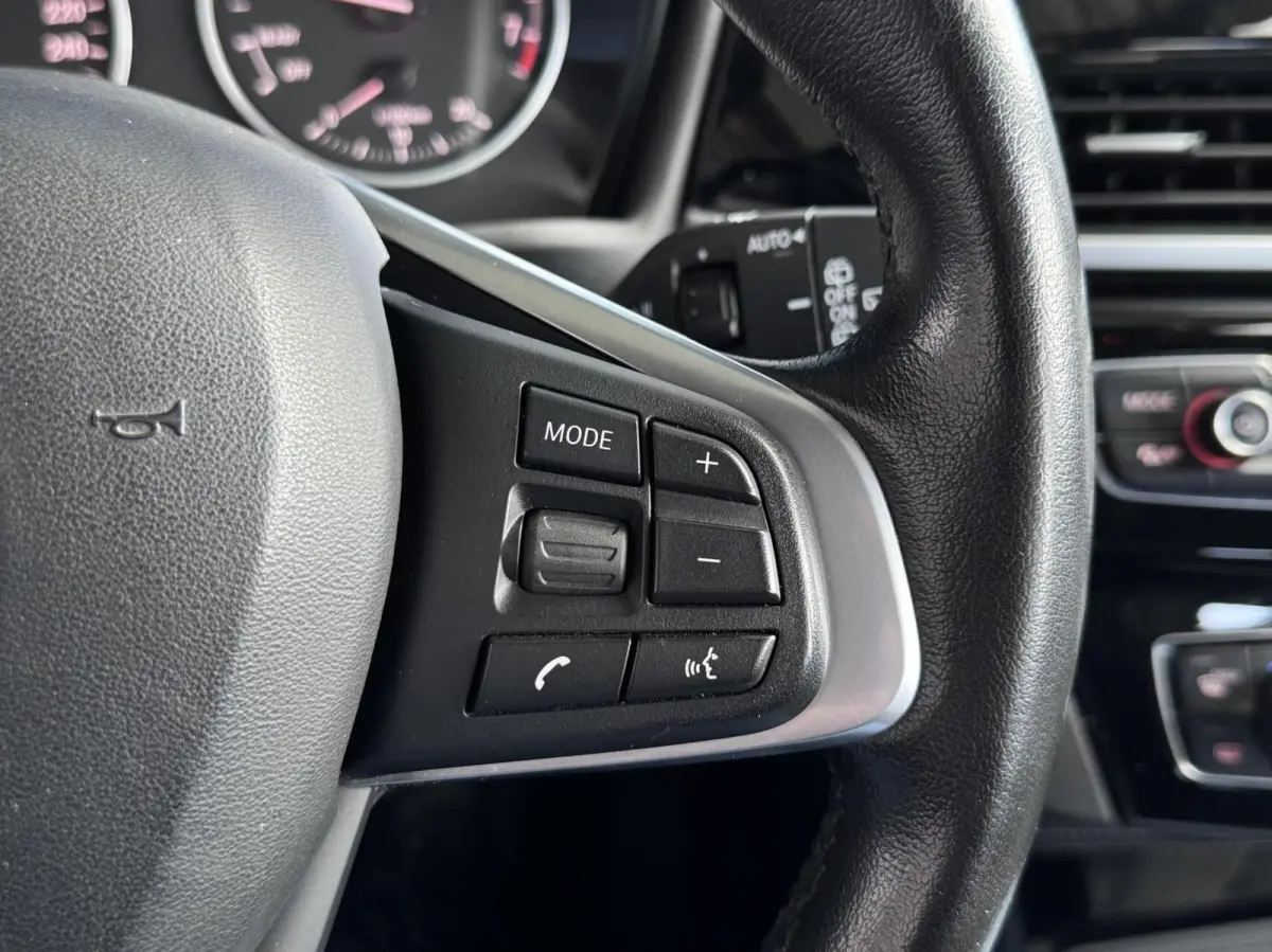 sDrive18i High Executive AUTOMAAT NL AUTO*CAMERA*LED