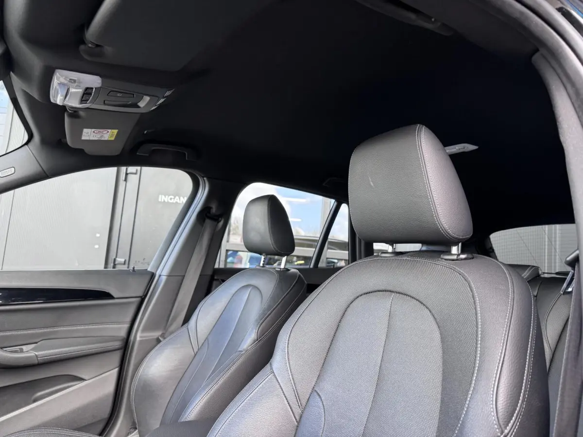 sDrive18i High Executive AUTOMAAT NL AUTO*CAMERA*LED