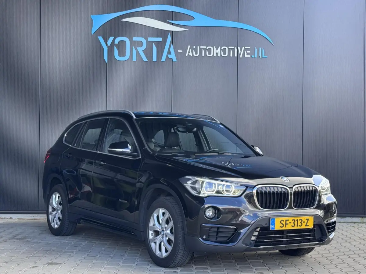 sDrive18i High Executive AUTOMAAT NL AUTO*CAMERA*LED