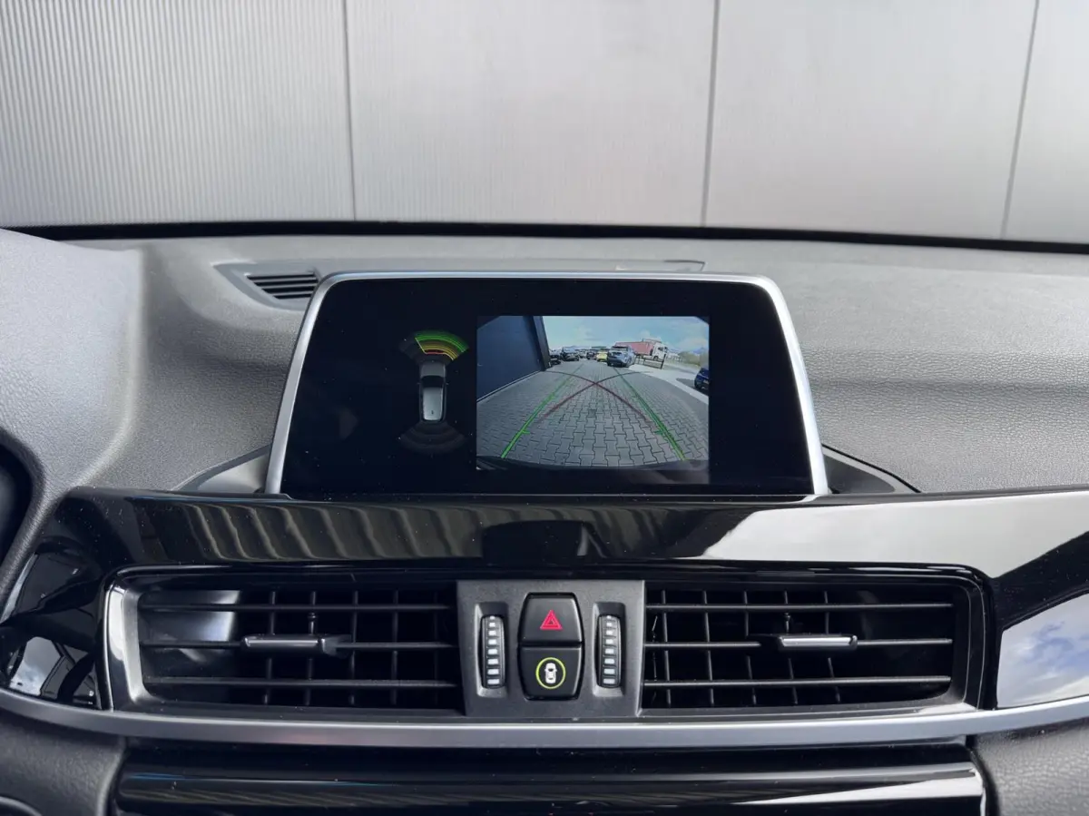 sDrive18i High Executive AUTOMAAT NL AUTO*CAMERA*LED