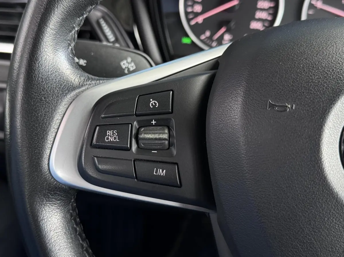 sDrive18i High Executive AUTOMAAT NL AUTO*CAMERA*LED