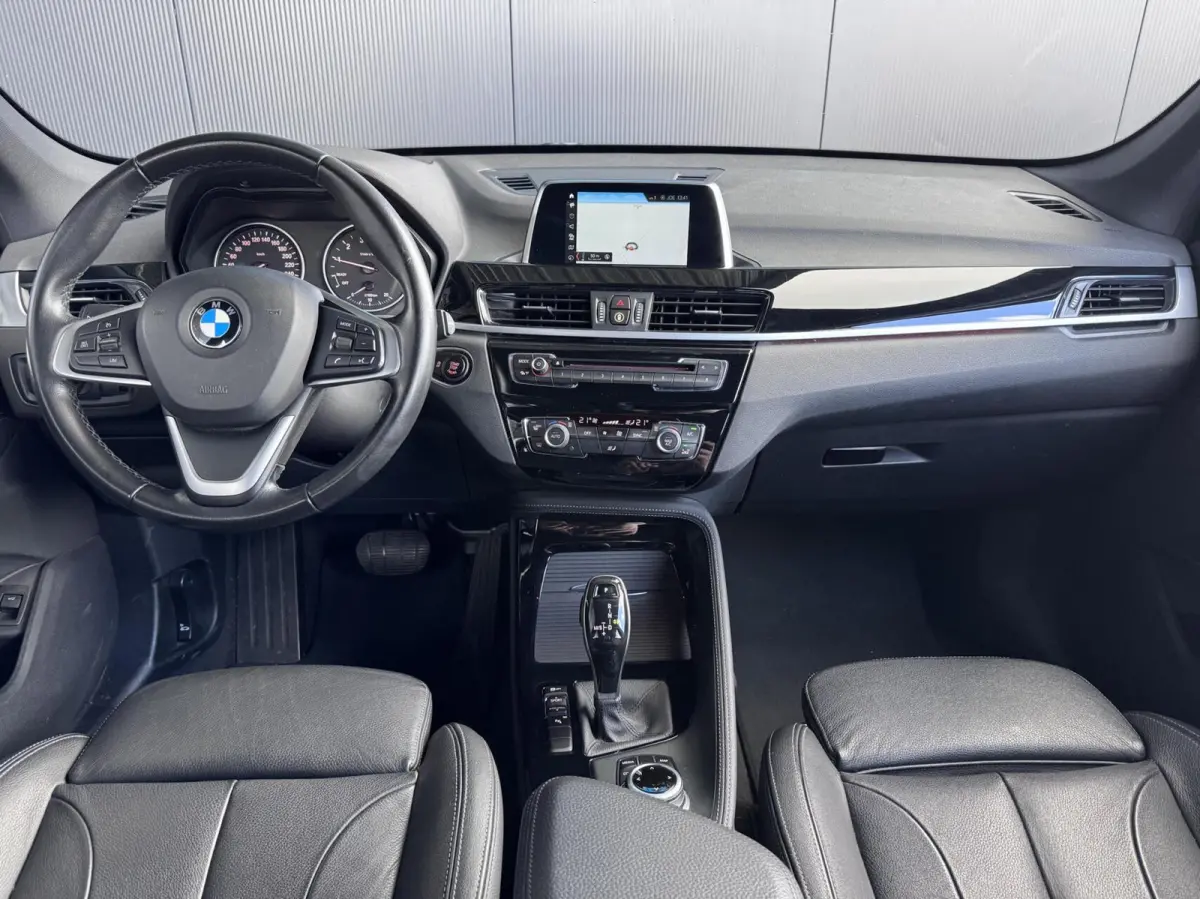 sDrive18i High Executive AUTOMAAT NL AUTO*CAMERA*LED