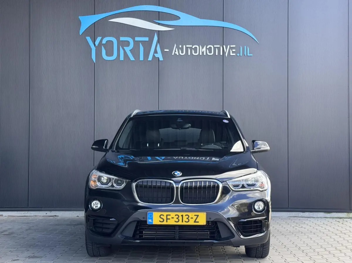 sDrive18i High Executive AUTOMAAT NL AUTO*CAMERA*LED