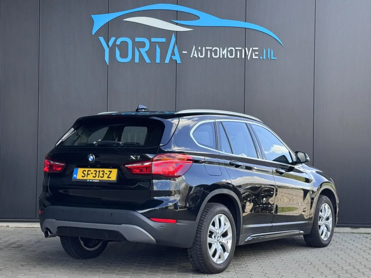 sDrive18i High Executive AUTOMAAT NL AUTO*CAMERA*LED