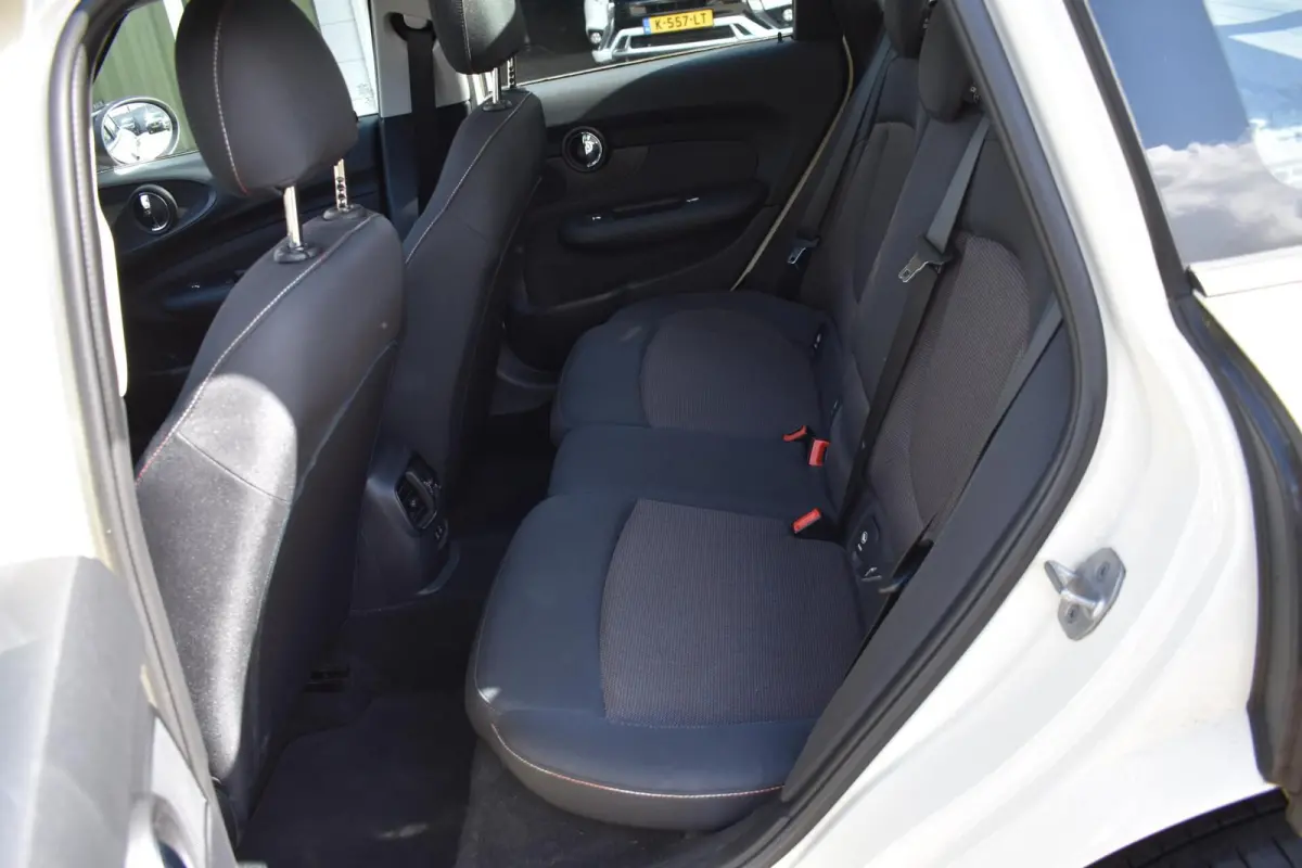 1.5 Cooper Business Ed. | Pano | LED | Carplay |