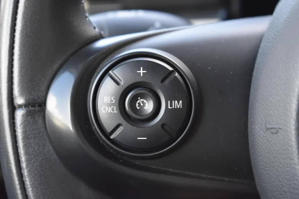 1.5 Cooper Business Ed. | Pano | LED | Carplay |