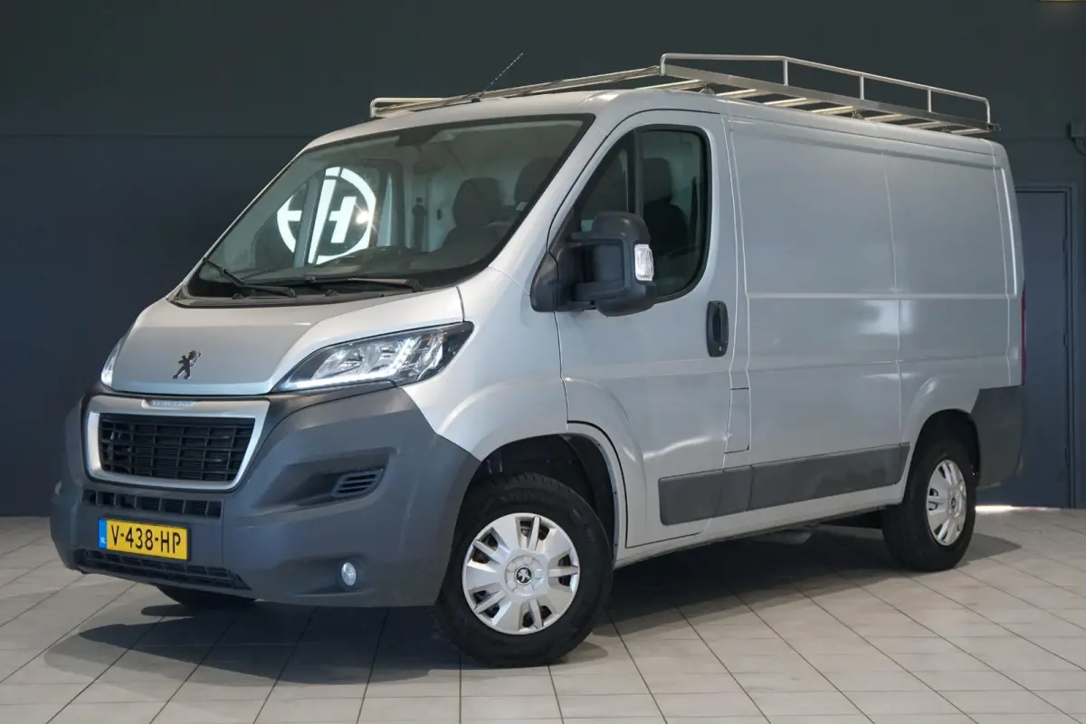 330 2.0 BlueHDI L1H1 Premium Pack + CAMERA / NAVIGATIE / IMPERIAAL / TREKHAAK
