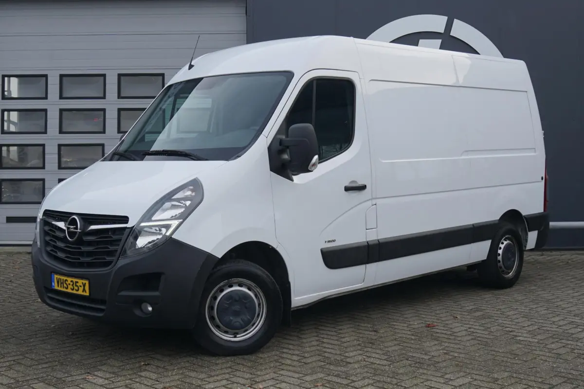 2.3 TURBO 150 PK L2H2 + 2500 KG TREKHAAK / CAMERA / CARPLAY / NAVIGATIE